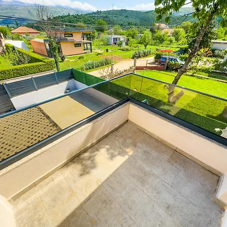 Villa Deluxe Buna